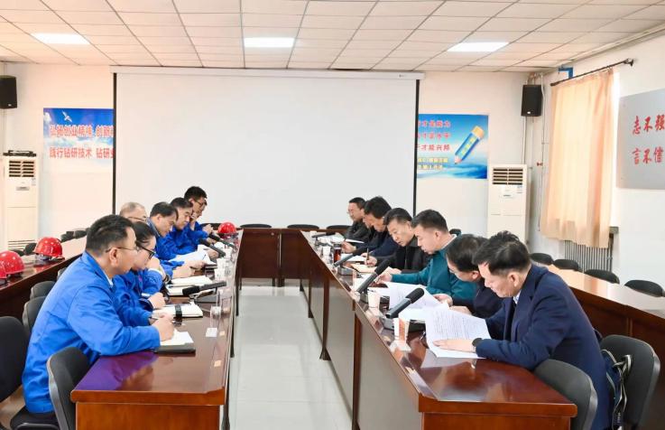 ce54cf7ee1945d32b563efbeb4422eb